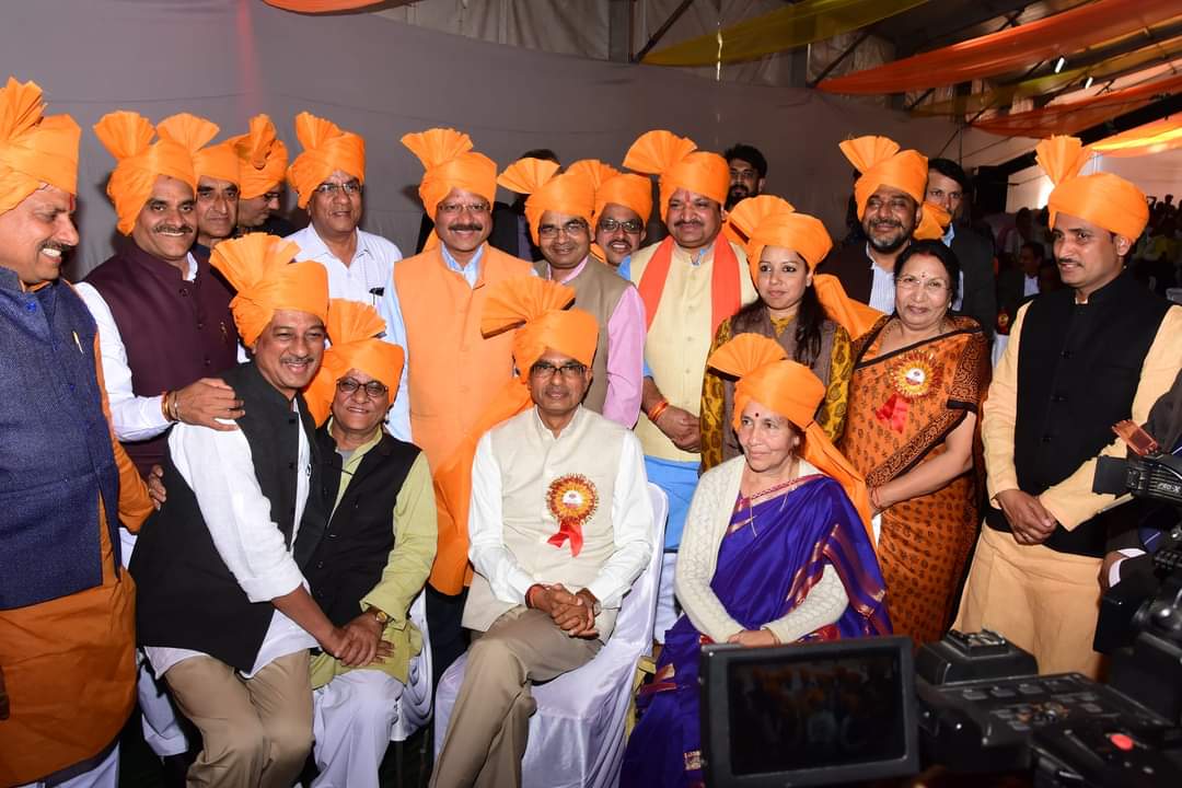 surendraGmp's tweet photo. अखिल भारतीय विद्यार्थी परिषद,एक आंदोलन देश के लिये।
75 वे स्थापना दिवस पर हार्दिक शुभकामनाएं 
मध्यप्रदेश में आधी सदी तक संगठन का प्रतिनिधित्व करने वाले कार्यकर्ताओं का समूह।
मुझे गर्व है @ABVPVoice के कार्यकर्ता होने पर।।
#75yearsofABVP 
#ABVPFoundationDay
#ABVPFoundationDay2023 https://t.co/xu83UKk0pY