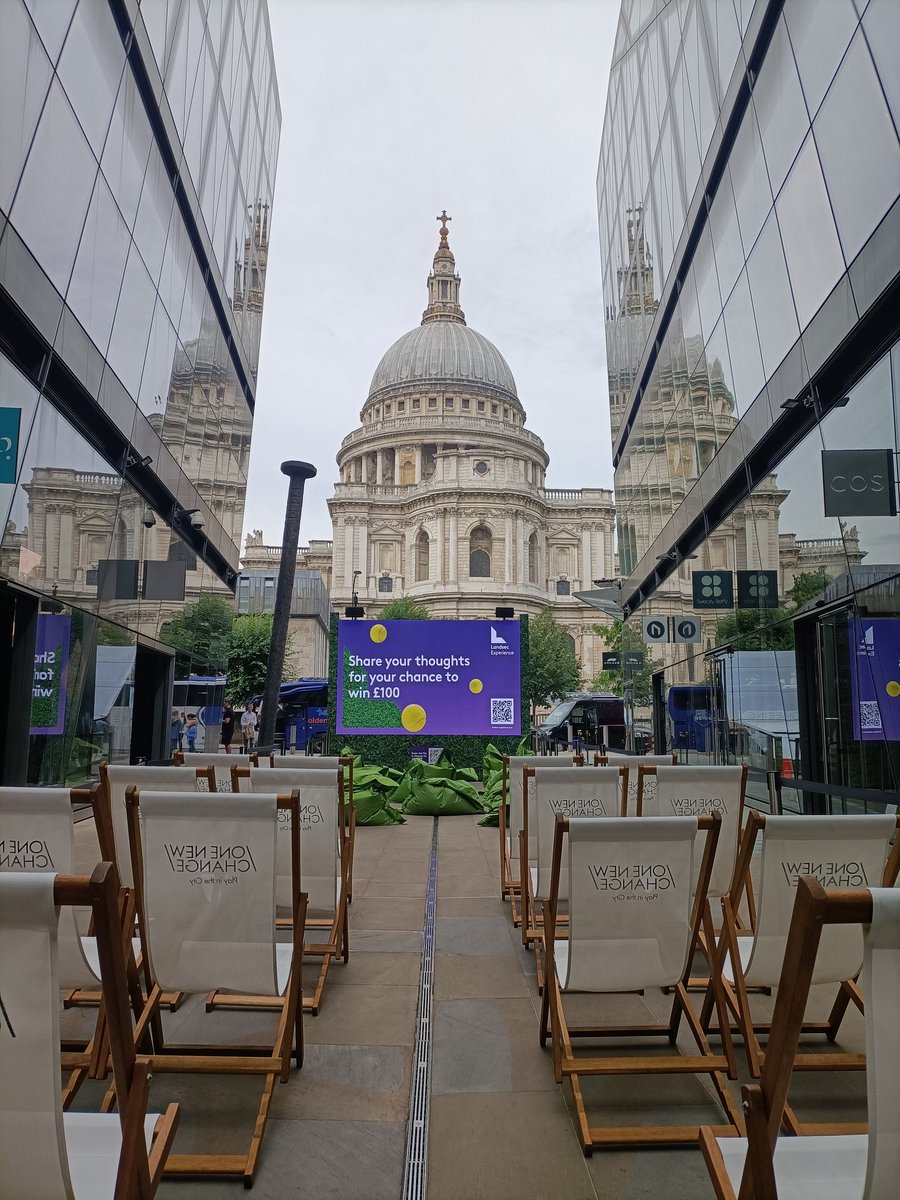 How's this for a place to watch the @Wimbledon ? 🎾🎾🎾 #Wimbledon #wimbledon2023 #london #lovelondon @visitlondon @TimeOutLondon @Londonist #britishblogger #travelblogger