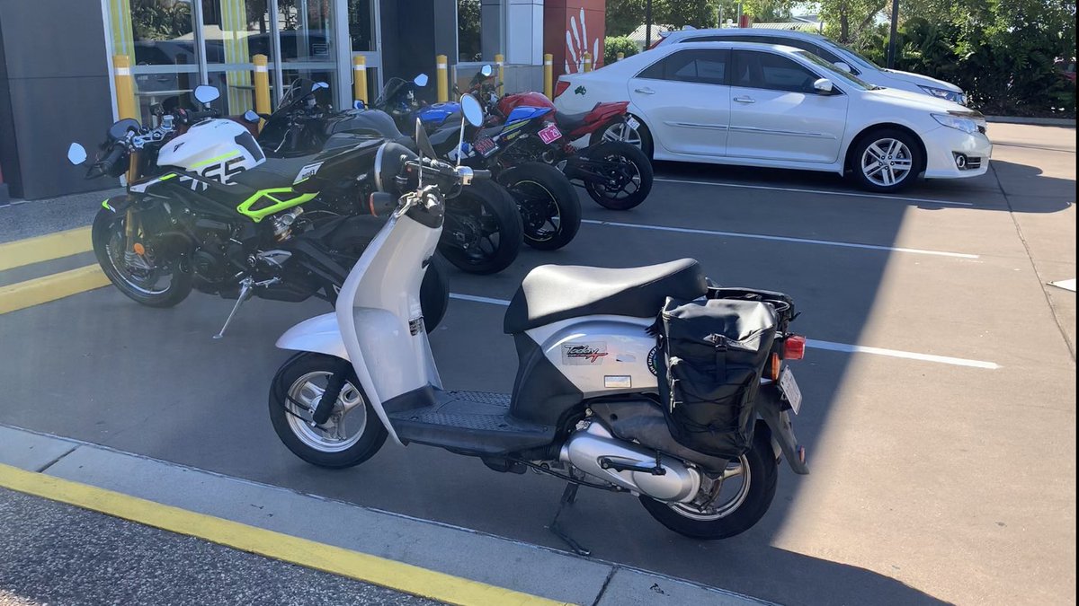 GSXRbird29's tweet photo. Slightly chilly to start the ride mid morning but soon warmed up ….. follow the leader 👌🏻 #girlswhoride #motorcycleporn  #biker #sportsbikelife #2wheelshub #makelifearide #gsxr1000 #gixxernation #bikelifemafia #fullthrottle #bikerchick https://t.co/vMBl74SW8b