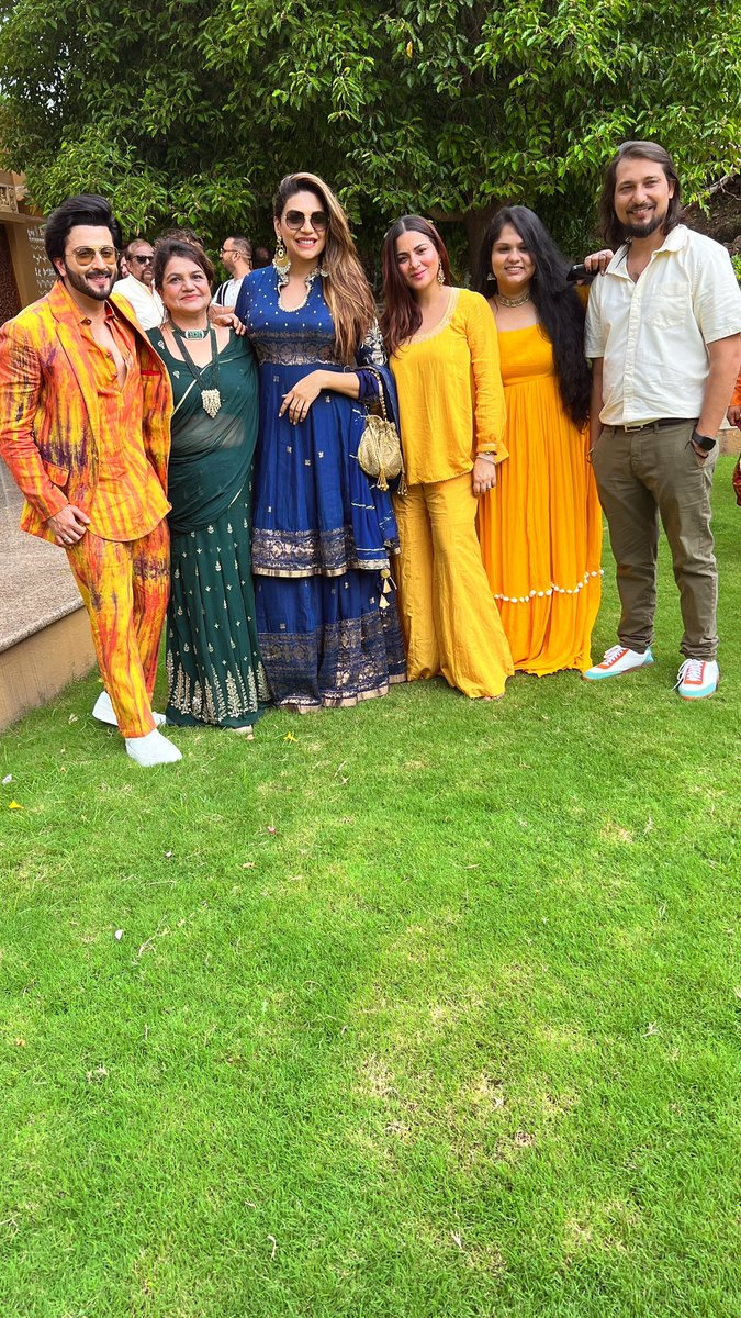 Yeh lo ! ♥️
#DheeShra 
<a href="/AryaSmilesa/">shraddha arya</a>