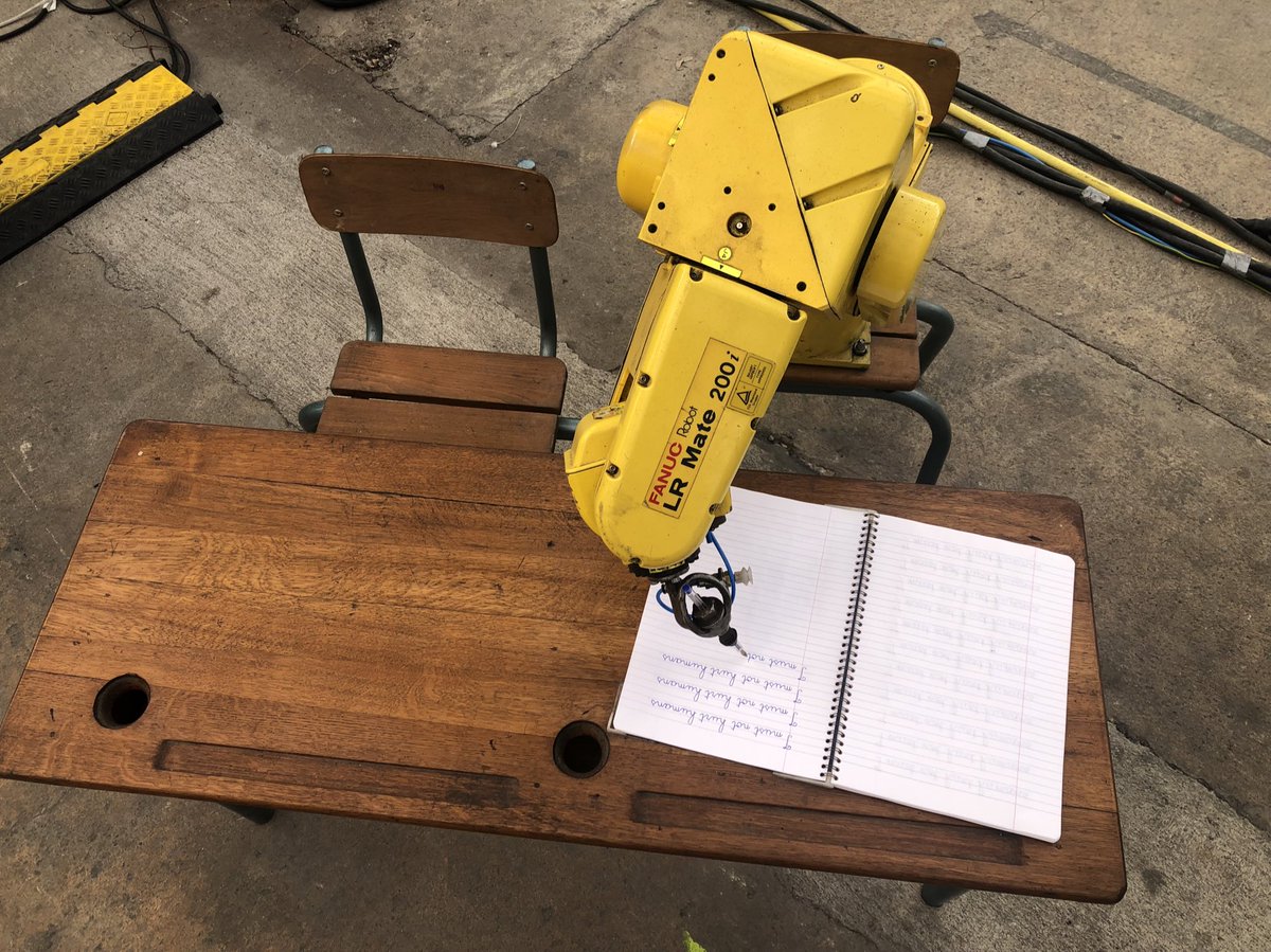 Un robot puni préventivement au titre de son éventuelle désobéissance future — THE PUNISHMENT est exposé au Nantes Maker Campus sous les nefs des <a href="/lesMachinesNtes/">Les Machines (compte inactif)</a> avec <a href="/Makemefamily/">Makeme</a> #nmc23 filipevilasboas.com/The-Punishment #imustnothurthumans