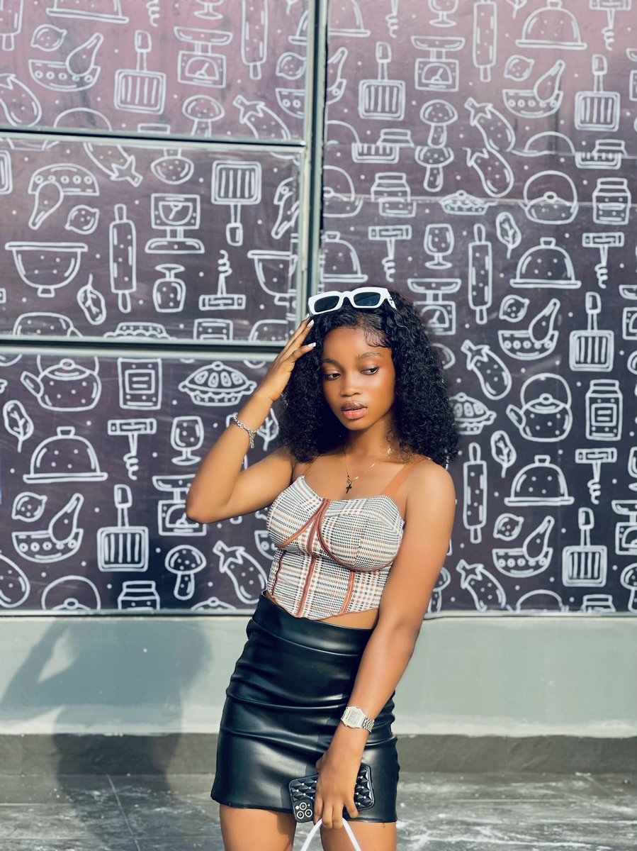 classinfinitus's tweet image. You’ve not met SAAT babes 💯🌚.

#ClassInfinitus #Futarians