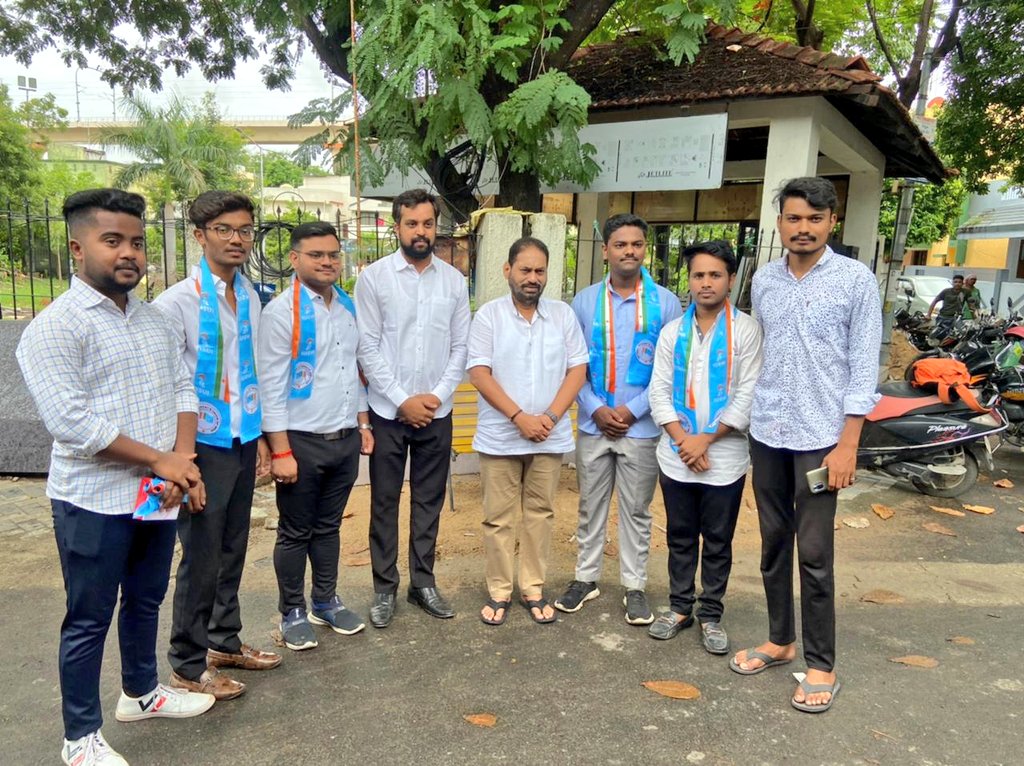 नागपूर ग्रामीण आणि शहरातील युवकांनी आज माझ्या उपस्थितीत काँग्रेस अध्यक्ष मा. मल्लिकार्जुन खर्गे, पक्षाच्या नेत्या मा.सोनिया गांधी व नेते मा.राहुल गांधी यांच्या नेतृत्वावर विश्वास ठेवून विद्यार्थी काँग्रेसमध्ये प्रवेश केला.