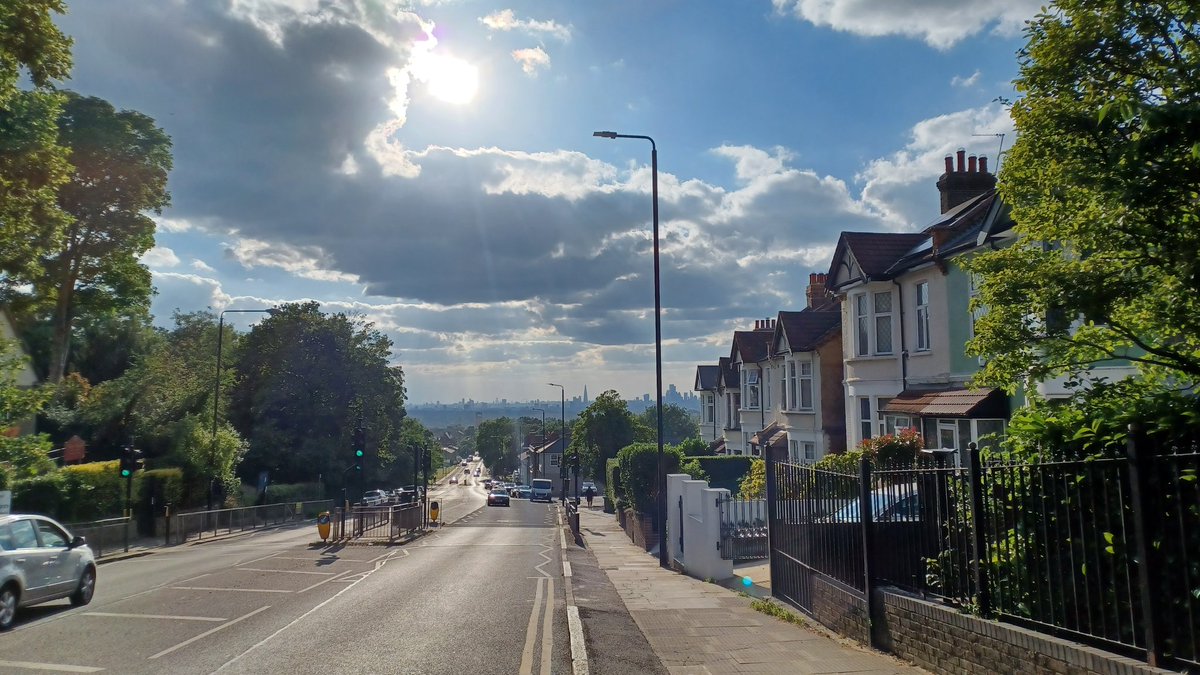 steviegolding_'s tweet photo. #shootershill a view of London https://t.co/N1wK1sGNd5