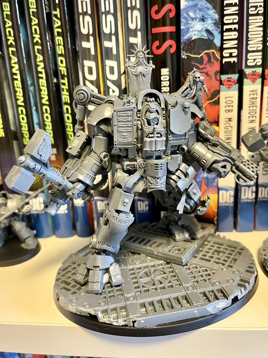 TabledPodcast's tweet photo. The photos aren’t great but I’ve converted up the first 4 Dreadknights I need (2 more to go). I’ve always liked the idea of the pilot being enclosed in a full suit of mech armour so rebuilt the torsos along with the posing #WarhammerCommunity #new40k #warhammer40k #warhammer40000 https://t.co/myzbp5ESJb