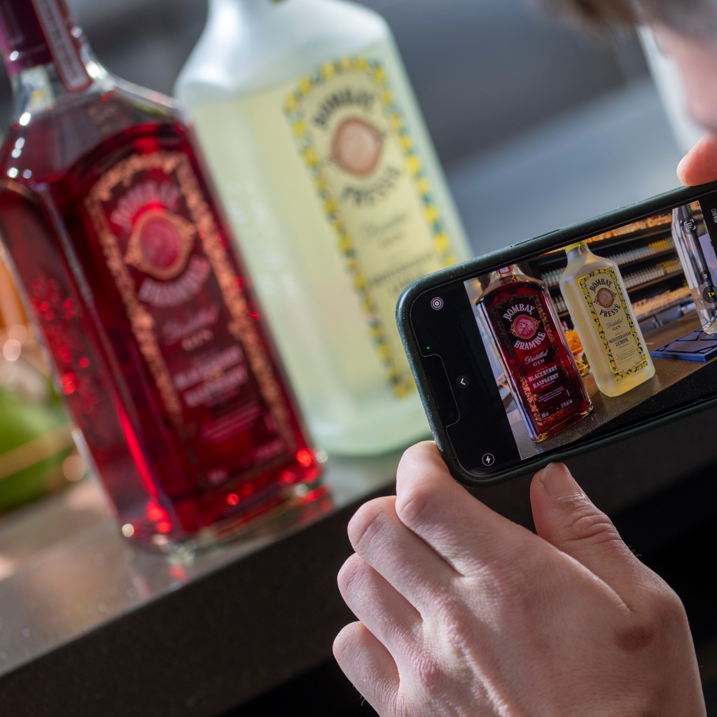 homeofbombay's tweet image. If you’re a fan of Bombay Citron Presse &amp;amp; Bombay Bramble, then you’ll LOVE our Infusion Experience 😍

Check our summer availability – bit.ly/43gYOvD

#CitronPresse #BombayBramble #BombaySapphire #Gin #GinDistillery #Cocktail #GinCocktail #GinExperience