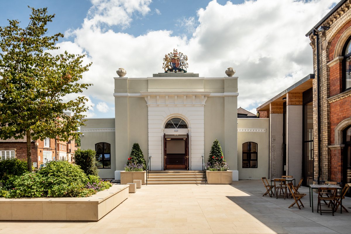 Museum of Royal Worcester tweet media