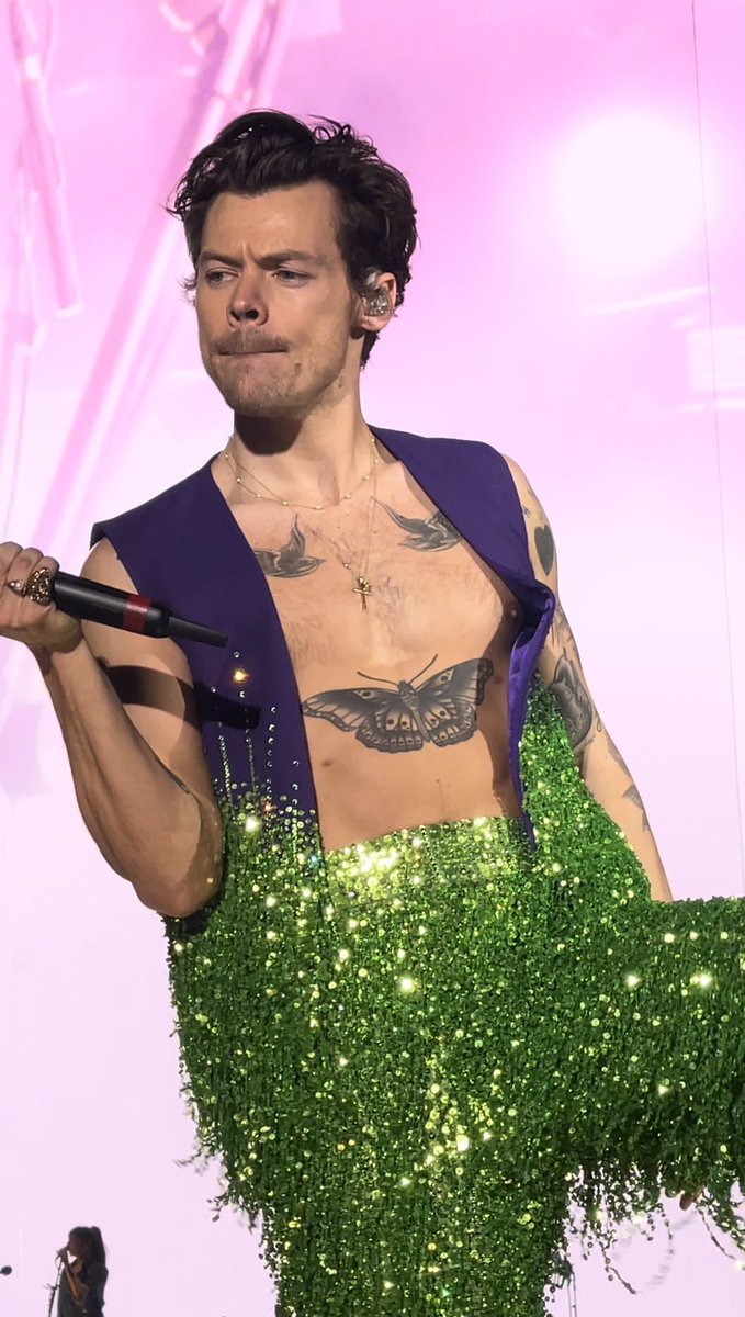 joyoushes's tweet photo. i keep fucking winning with these outfits!!! fuck!!! https://t.co/0r9v2r7JUB