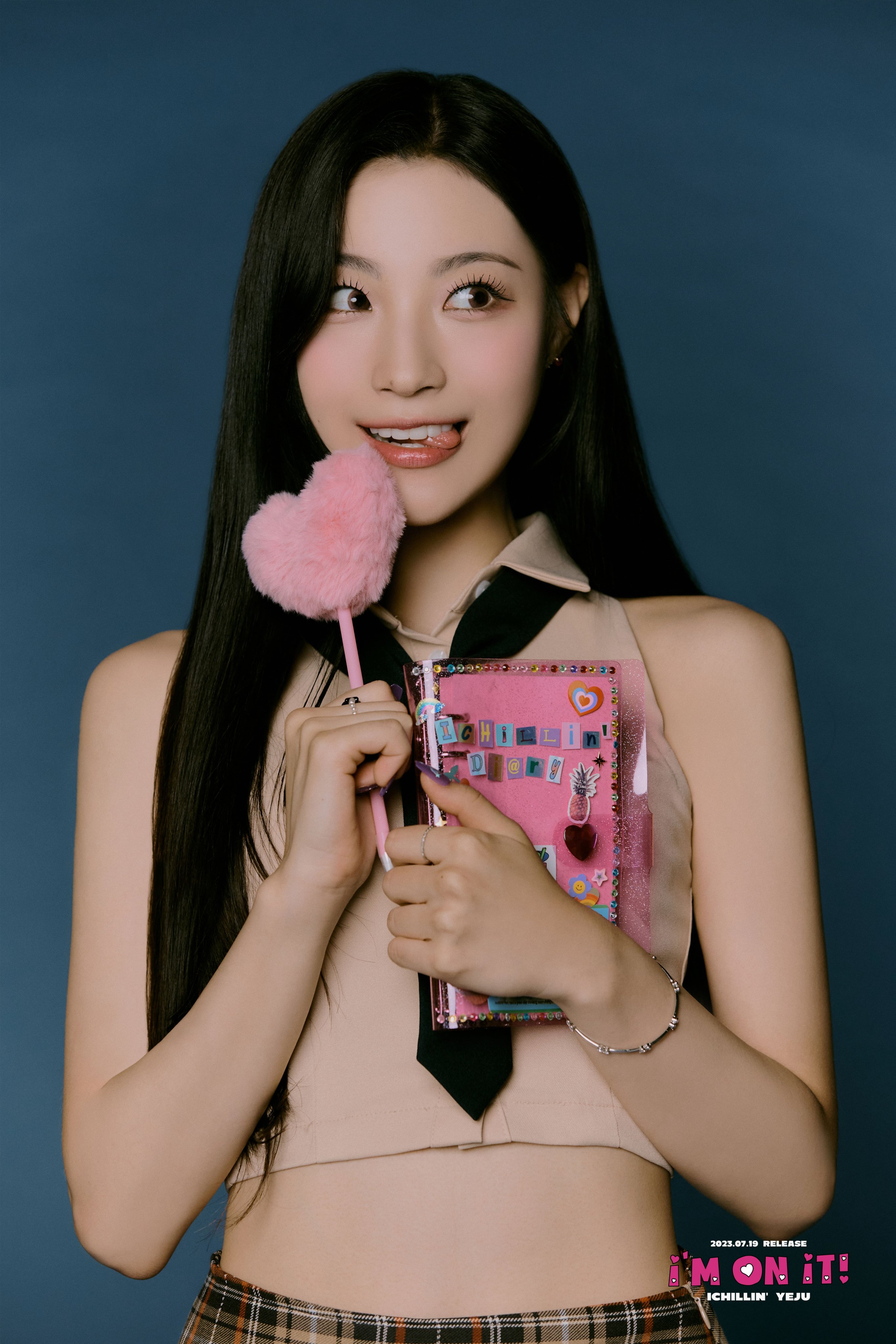 F0lVarsagAA1AhZ?format=jpg&name=4096x4096