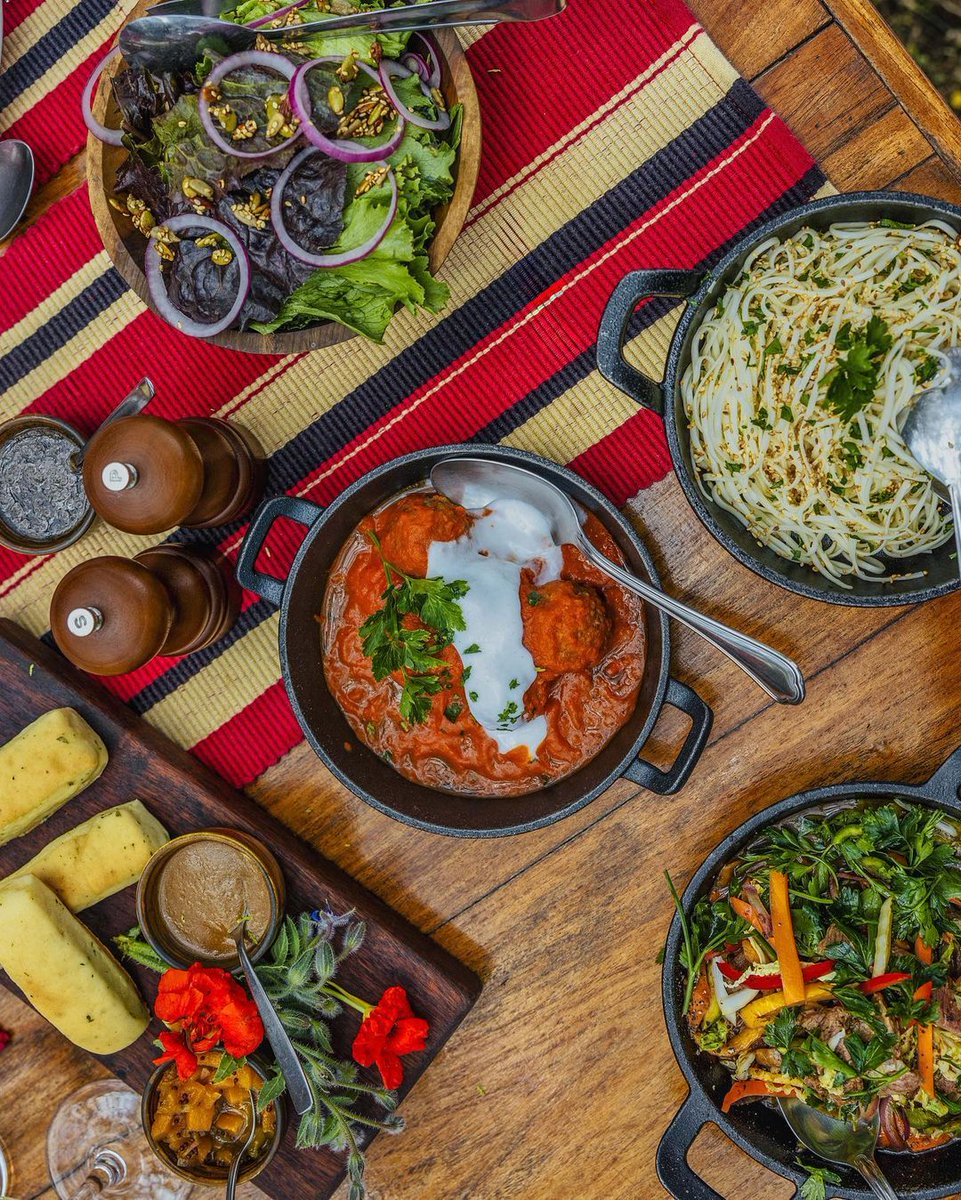 Farm-to-table delights await! 🍽️🌿
•
Indulge in the vibrant tastes of Kenya at Lewa Safari Camp. Located amidst sun-kissed landscapes, we transform locally-grown treasures into unforgettable culinary adventures.