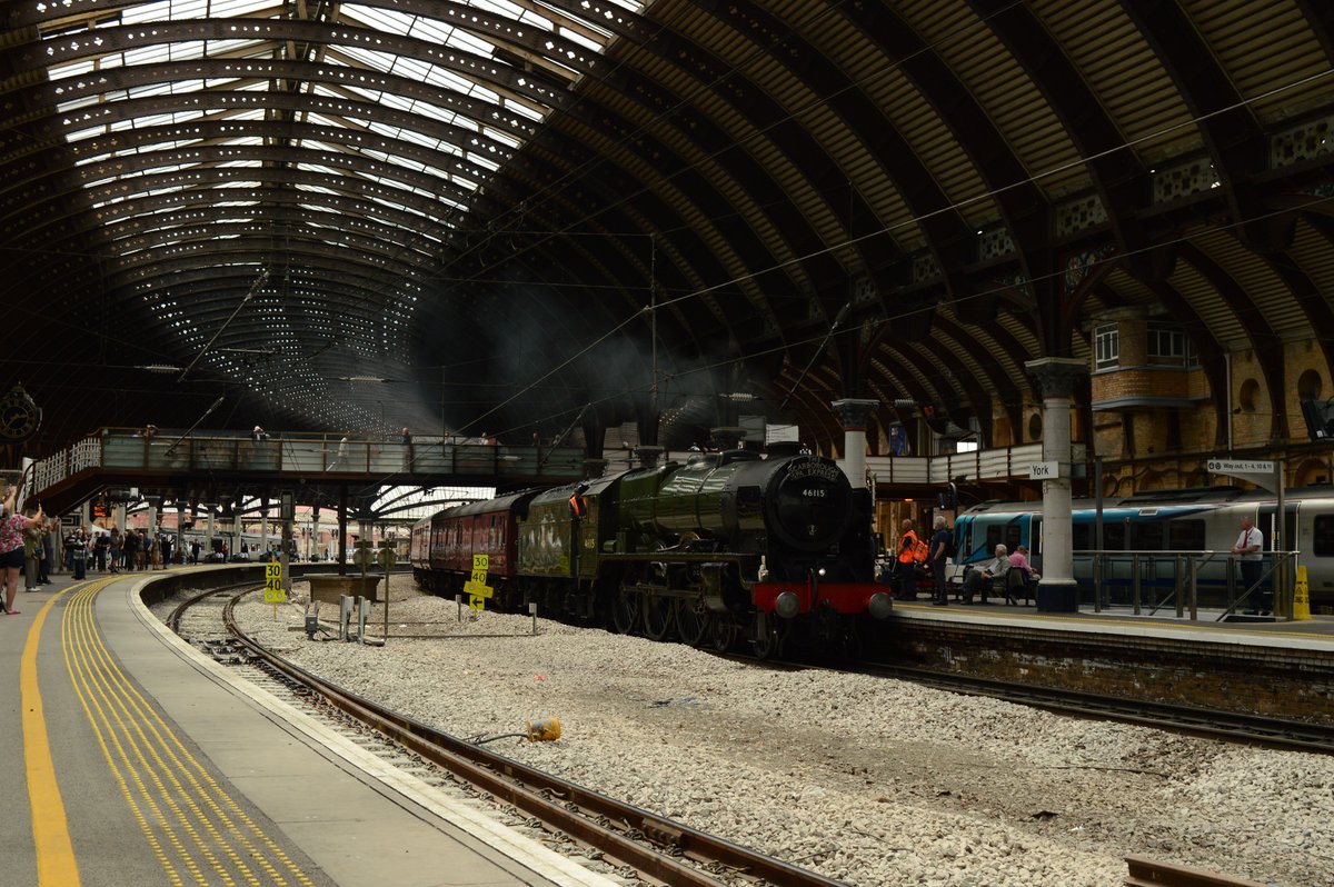 ryansrailuk's tweet photo. Thursday at York. 46115 hauls the first Scarborough Spa Express of the year. Was nice to see Scots Guardsman again. #trains #steamlocomotive https://t.co/CYqnxxl9nN