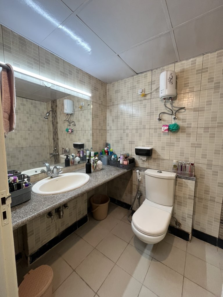 Kanchan01201's tweet photo. @twitrbnb 

Looking for a female replacement for a fully furnished room.

Rent 17,500
Security deposit 35,000
DM for more details https://t.co/1jvm9MPDoW