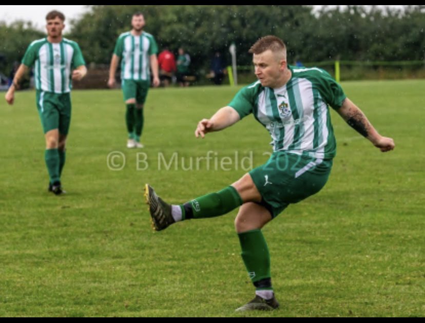 ParkFishburn's tweet photo. Few photos from yesterdays friendly with @PickeringTownFC, great little club, good luck for the season. Cheers to @cc_seasider for the photos also new kit looking smart, thanks too to @TowbarExpress for sponsoring us again this season 🟢⚽️🟢⚽️ https://t.co/Dg1eBfOsoo