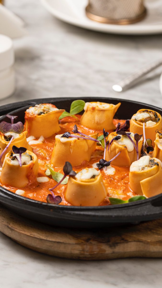 CisneKsa's tweet photo. Nothing bring people together like good food https://t.co/rfzHfP6vhO