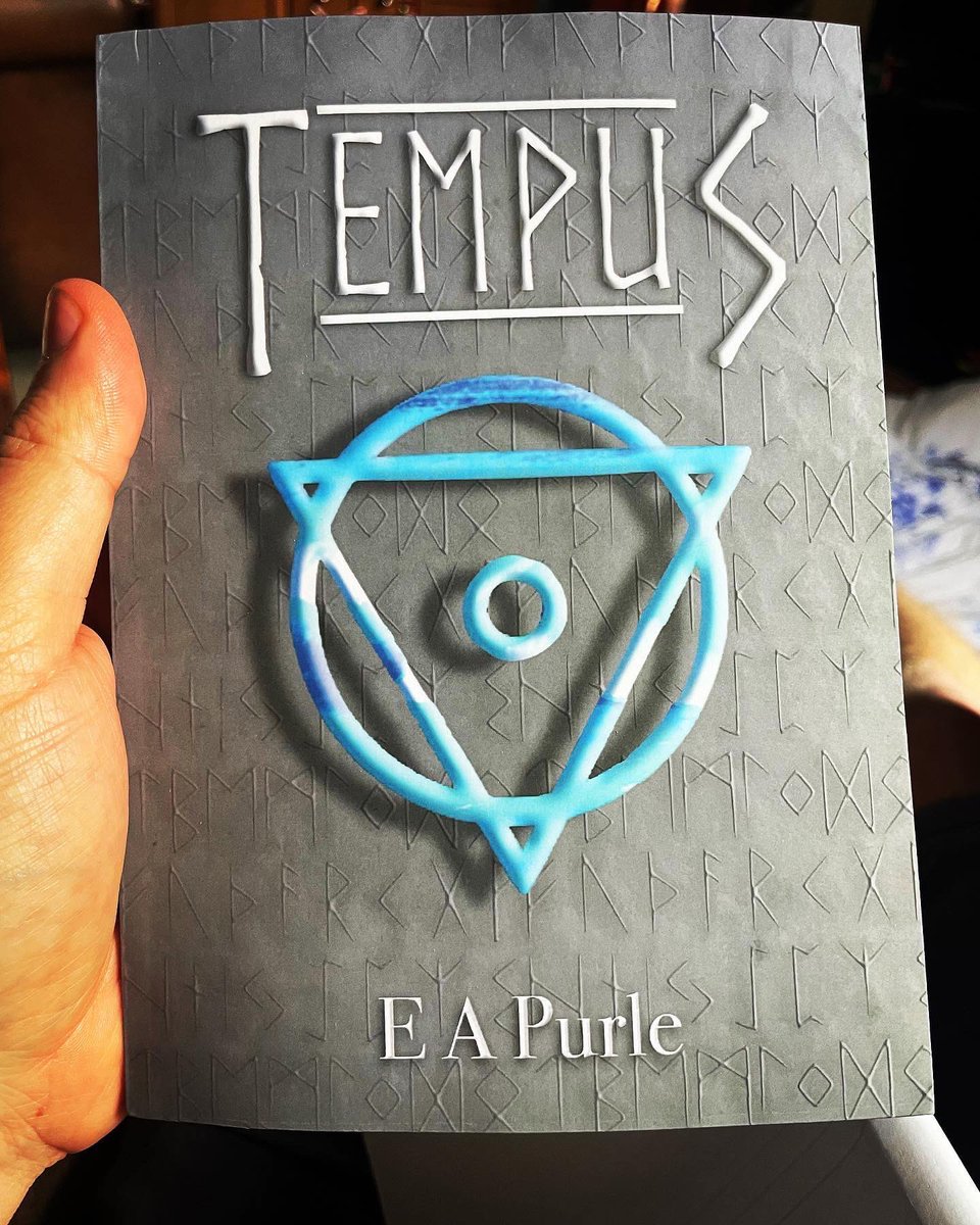 EAPurle's tweet photo. Day four, and the final day, at the @newarkbookfest. I even have Tempus out on show. Come down to the market square and look at the literature village, there’s lots to see.
https://t.co/ZsyGKTCsp4
#eapurle #loreoftellus #loreoftellusseries #booksbooksbooks📚 #ilovebooks https://t.co/MqJZBFQAKp