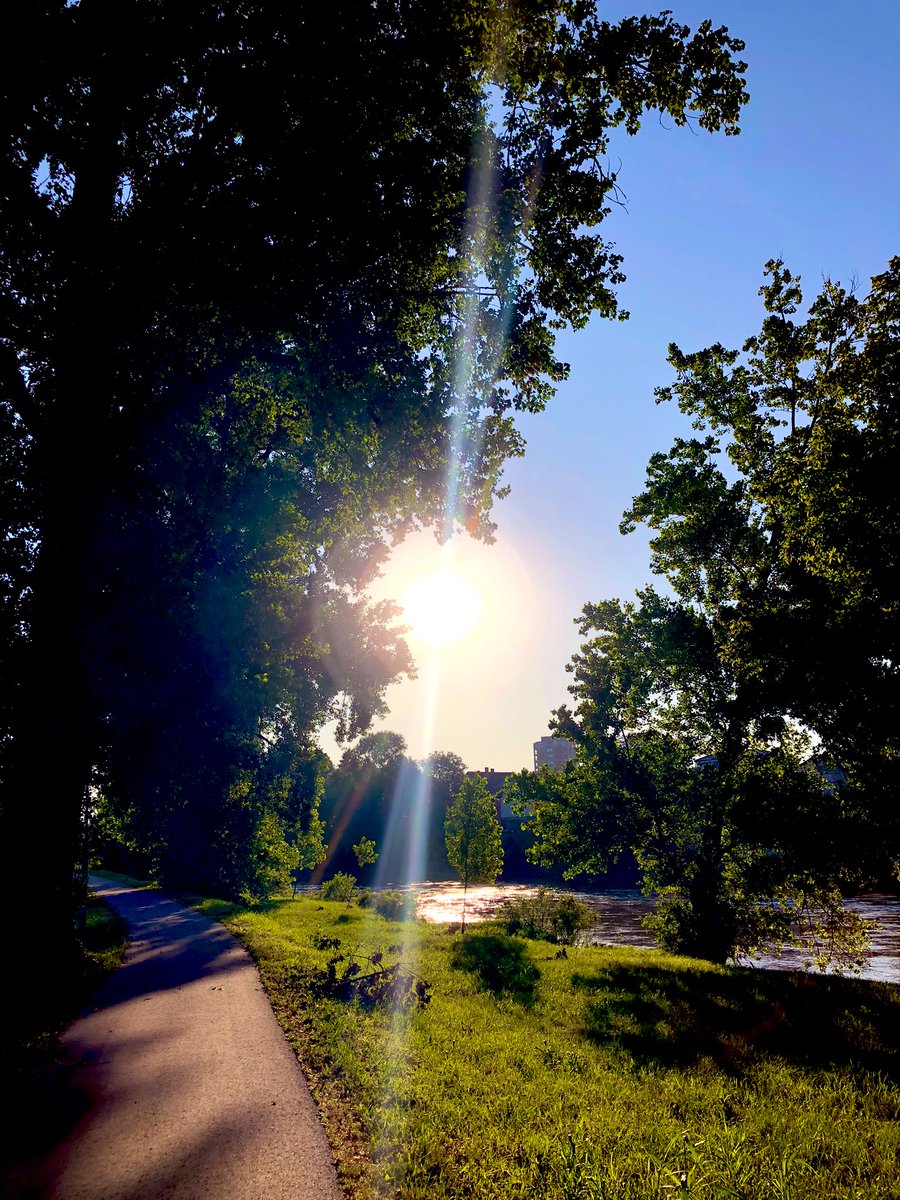BlaBlaTrucTrucZ's tweet image. ZapadnaMorava #jutro #tišina #nedelja