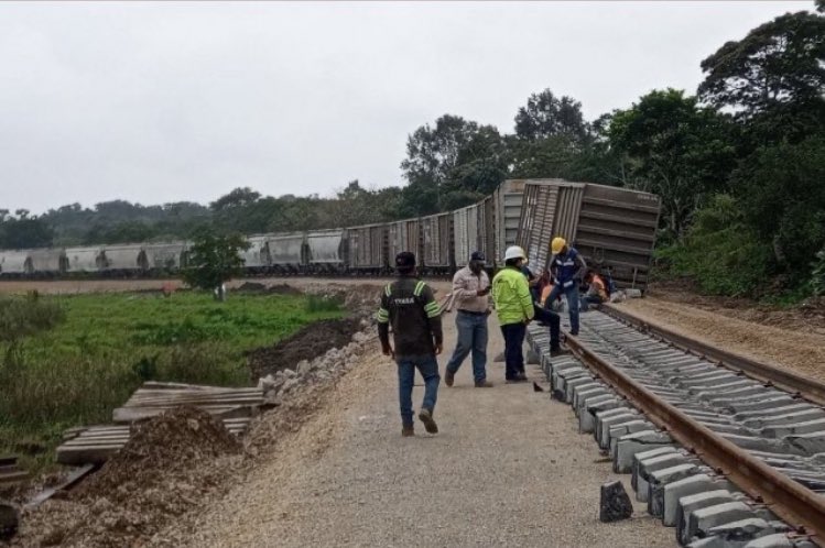 @_antonioleyva Si serán @&$^% todo lo hacen con las patas… @CiroGomezL @franciscozea
@eduardosalazar4 @AztecaNoticias
@RicardoBSalinas @brozoxmiswebs
@JJDiazMachuca . 
Pero decía que NO se necesitan Ingenieros
#8Julio #FelizSabado #FelizDomingo