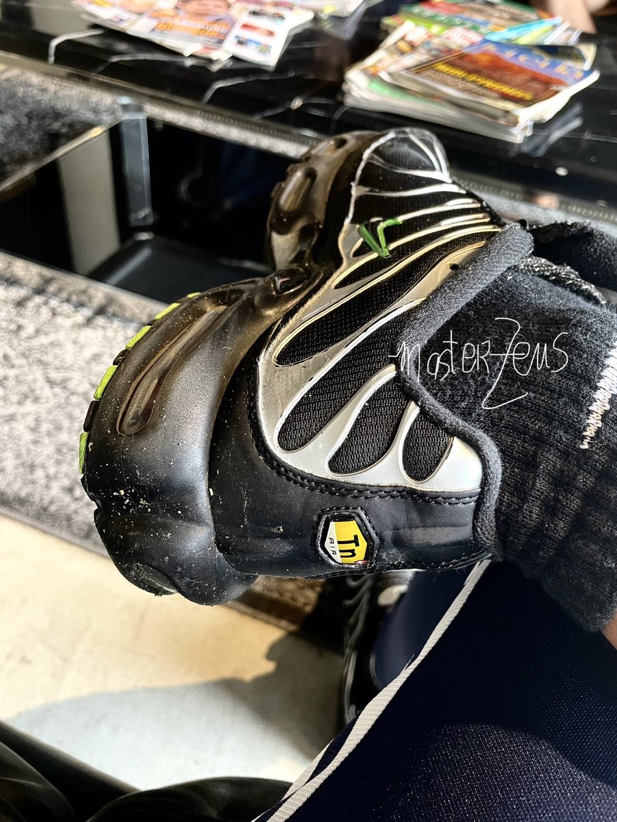 Time for Sunday Service boys ! 
Take your poppers and sniff, send, serve! 🧠⚡️