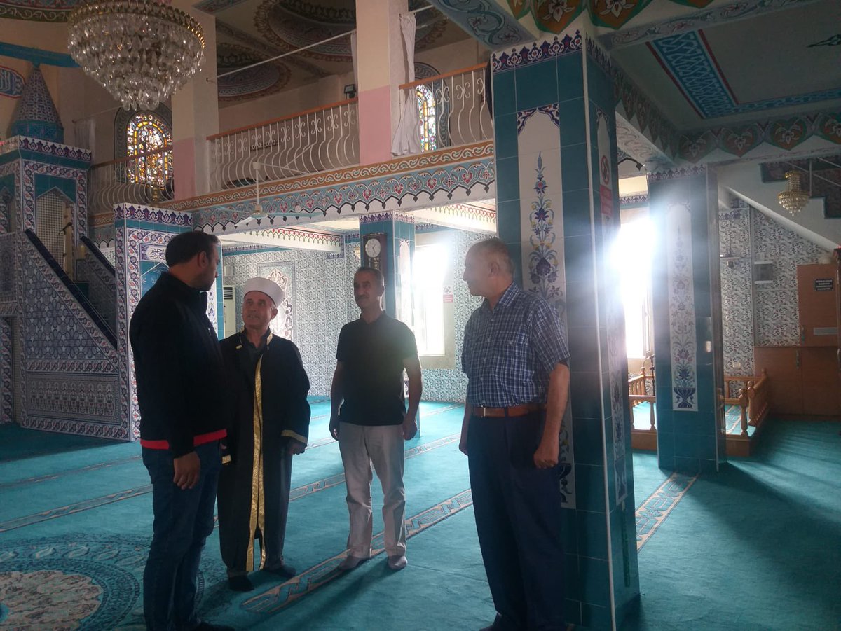 erhansarigol's tweet photo. Bugün Mutlu mahallemizde bulunan Zabıta Blokları Camii ne ziyarette  bulunup camii imamımız ve cemaatimizle hasbihalde  bulunduk. https://t.co/CsV3LLD7Kj