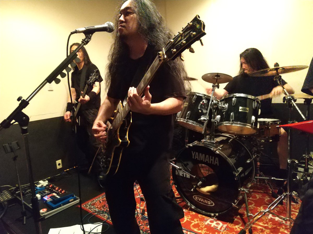 SnowBlind_'s tweet image. Defiled Live in Hikone
よくぞ彦根くんだりまで来てくれました。最高！
#ダンスホール紅花 #Defiled