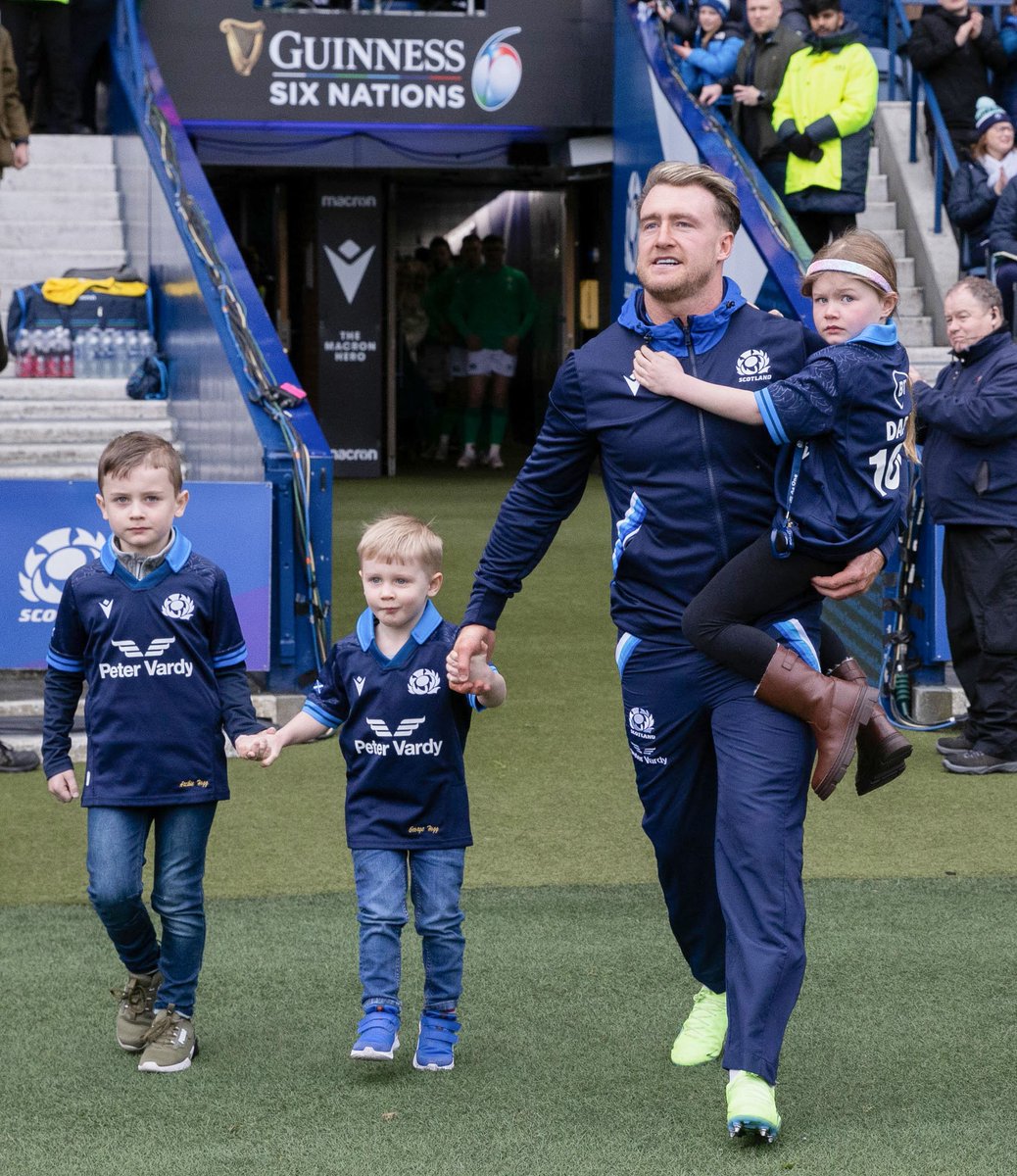 Thank you, Hoggy 🩵

Stuart Hogg has announced his immediate retirement from rugby. 

Read more: bit.ly/3rq5IS3