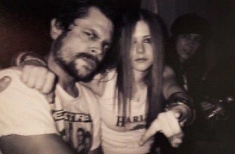 his beard in this pic eat my pussy bye