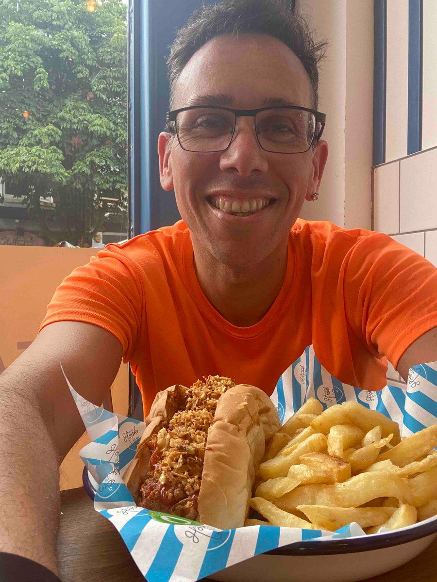 altrinchamhq's tweet image. I treated myself yesterday 

Off The Hook Fish And Chips in Sale

Vegan battered hot dog and chips 

Absolutely wonderful and so filling 

#saletown #m33sale