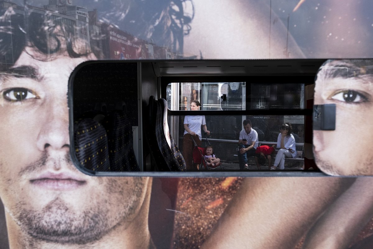 Gm legends &amp; happy sunday 🙋‍♂️

Some street shots from yesterday. From Istanbul Streets with loves 🙋‍♂️

#nft #nfts #nftart 
#streetphotography