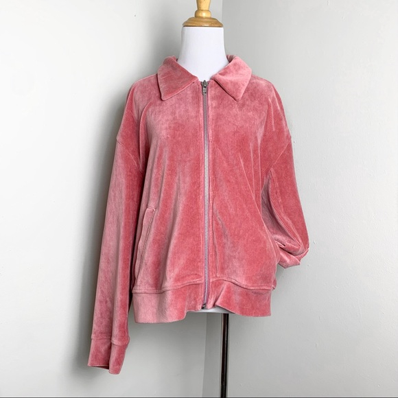 ajmpittsburgh's tweet photo. So good I had to share! Check out all the items I'm loving on @Poshmarkapp #poshmark #fashion #style #shopmycloset #madewell #vince: https://t.co/LE0shQCWRa https://t.co/Nnof6DnPIv