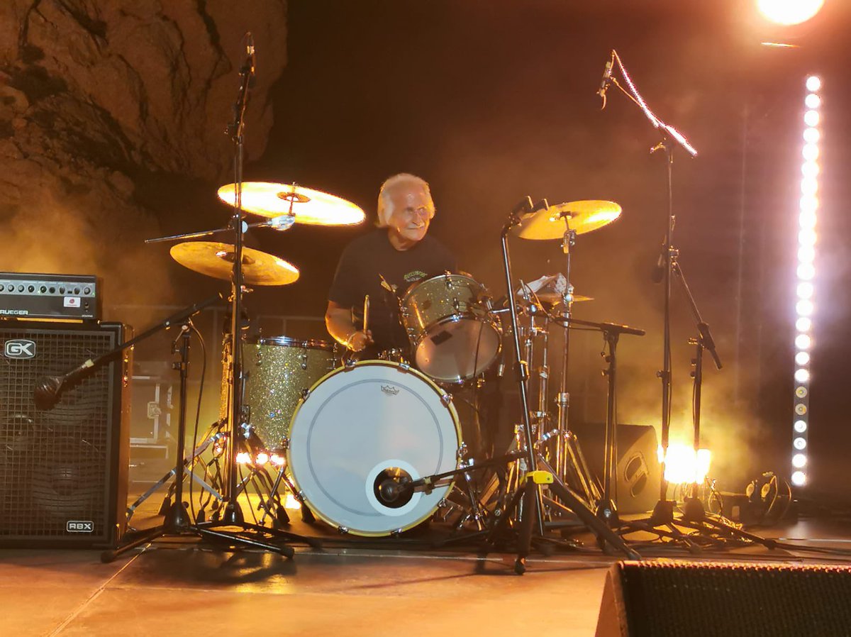 EMDlEstartit's tweet photo. Pete Best va demostrar estar en plena forma 🤘.
📸 Meri Cusidó
#BeatlesWeekend #lestartitésmúsica https://t.co/UCjkzz8rte