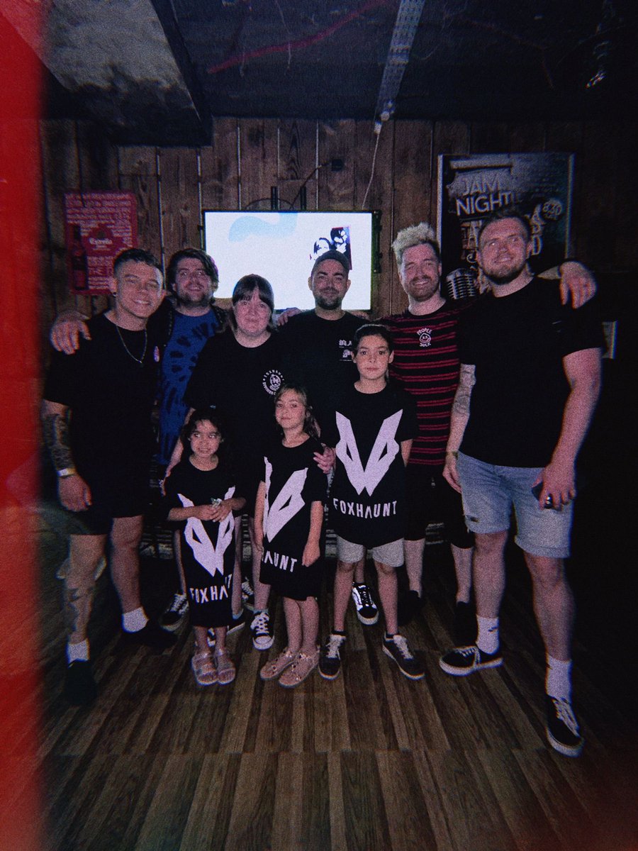 foxhauntband's tweet photo. Shrewsbury was torn apart ⚡️Loved playing @loopfestshropshire - full FOXHAUNT family 🖤 https://t.co/P9O3TYWczS