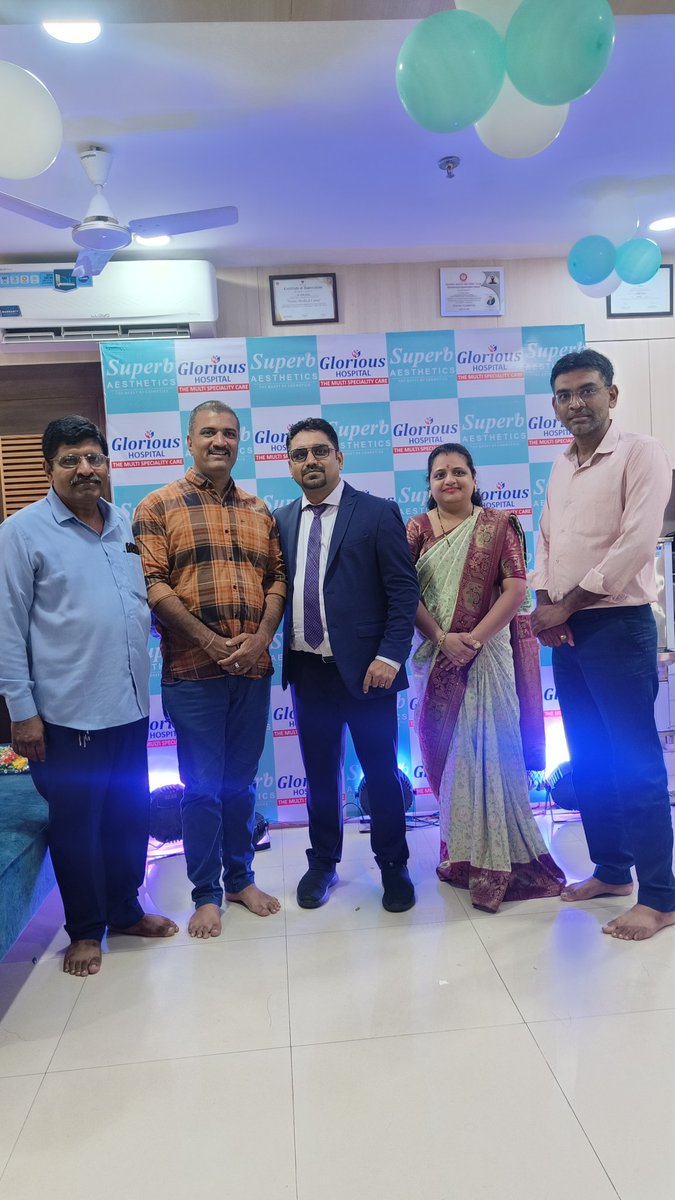 ipareshghoghari's tweet photo. ડો.દિલીપ વરિયા MBBS,MS,DNB(Plastic Surgeon) અને ડો.હેતલ વરિયા ના શરૂ થતા નવા સોપાન Superb Aesthetic ની શરૂઆત માટે તેમને ખુબ ખુબ અભિનંદન સહ શુભેચ્છાઓ પાઠવું છું...
#congretulation https://t.co/o8mMNX8j3i