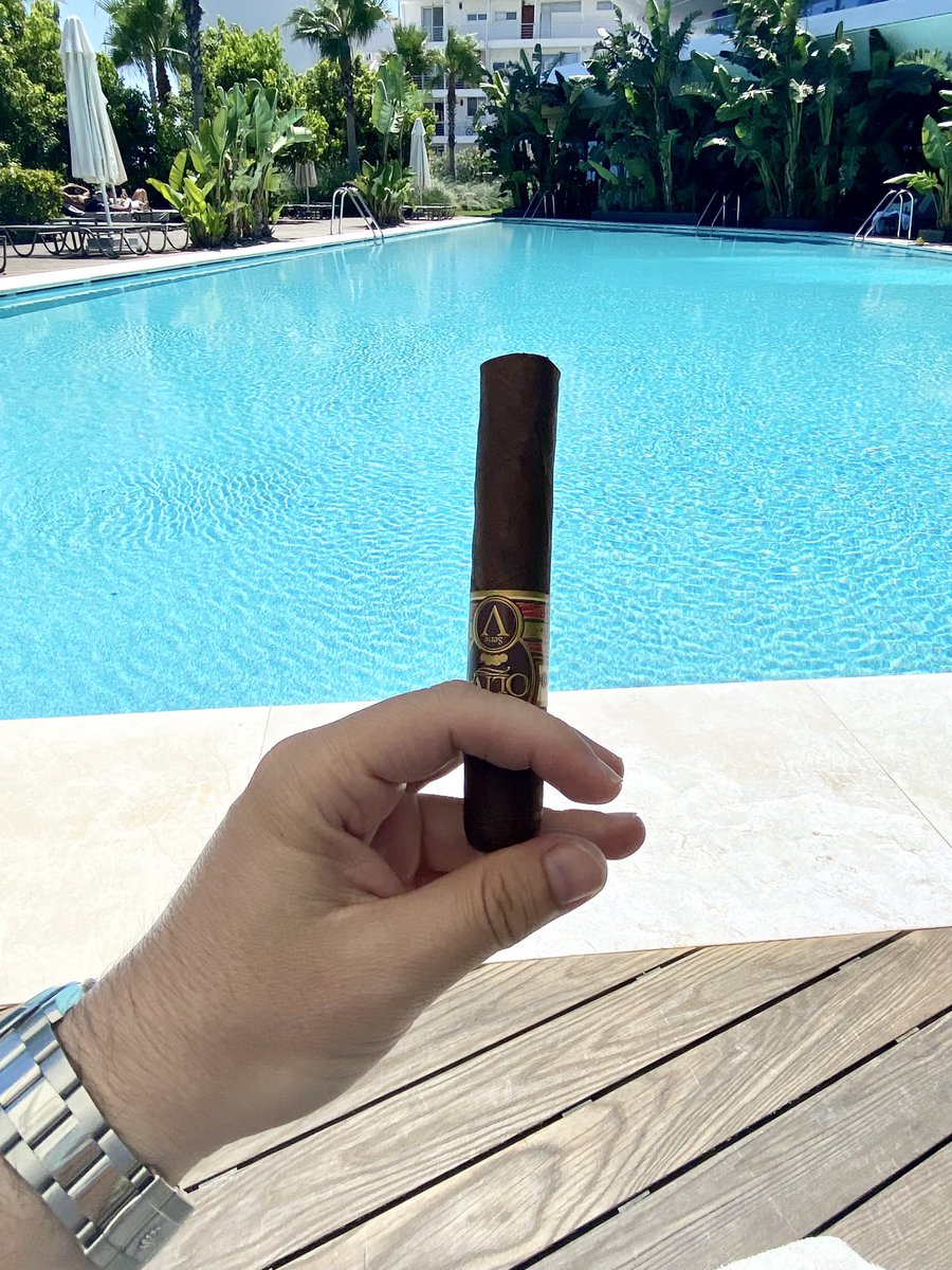YasarYuzer's tweet photo. @zagortenay Bence su an en iyi puro Oliva V Double Robusto ya da Double https://t.co/IOcxBJ84Uy