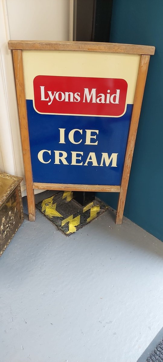 AspalEmporium's tweet photo. What's new at Aspal Emporium. Different traders. We are open Tuesday to Sunday. 10- 4. Closed Mondays except Bank Holidays. Eclectic mix of items. #Military #Antiques #Collectibles #Vintage #Retro #Toys #furniture #lighting #China @AntiqueRoadTrip @BBC_ARoadshow @SalvageHunters_ https://t.co/qLt2Gx4foo