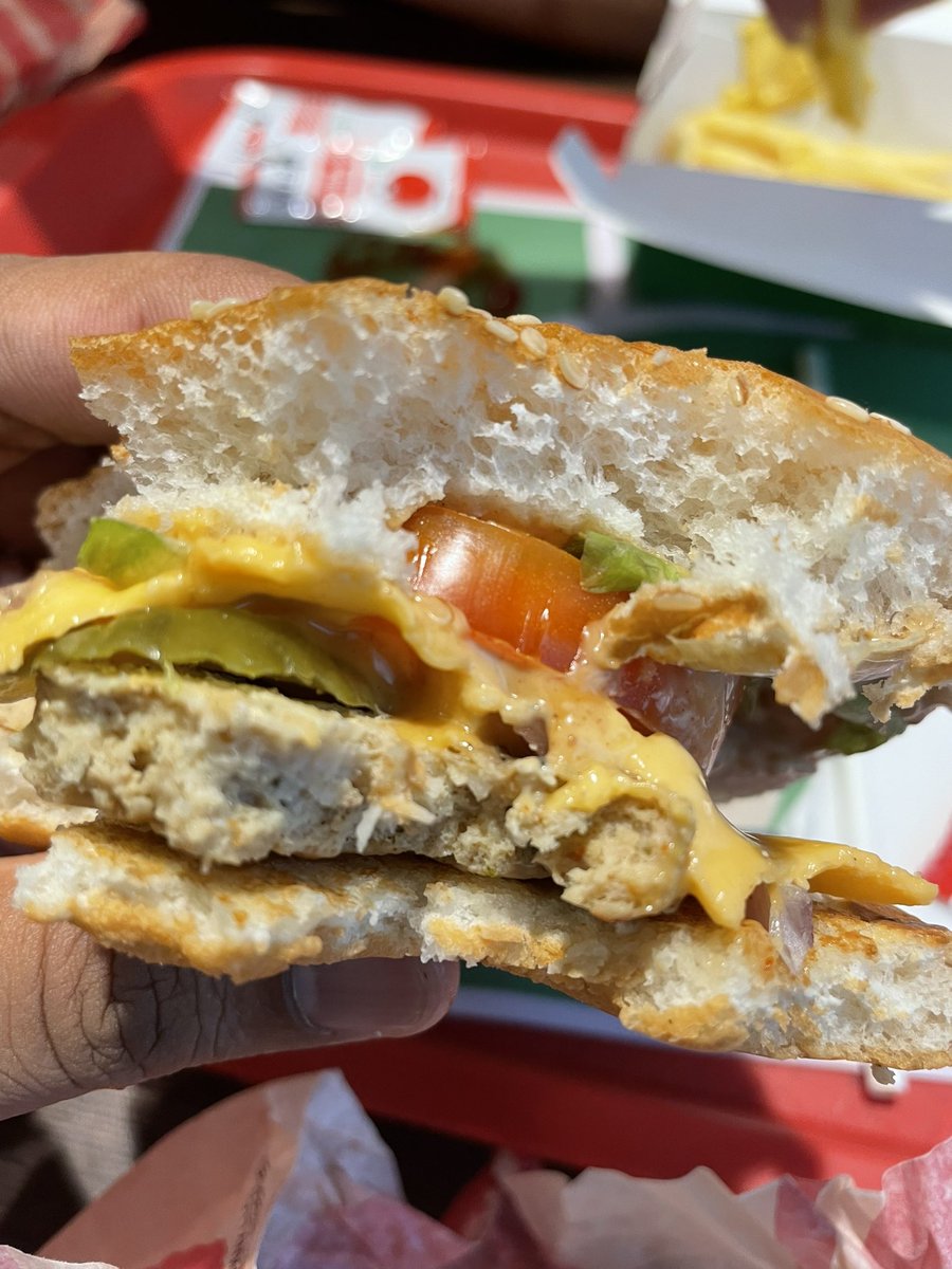 Sunny17985's tweet photo. @BurgerKing Thanks for not compromising on the contents !!!
#mehngatamatar https://t.co/v6FNQitUfR
