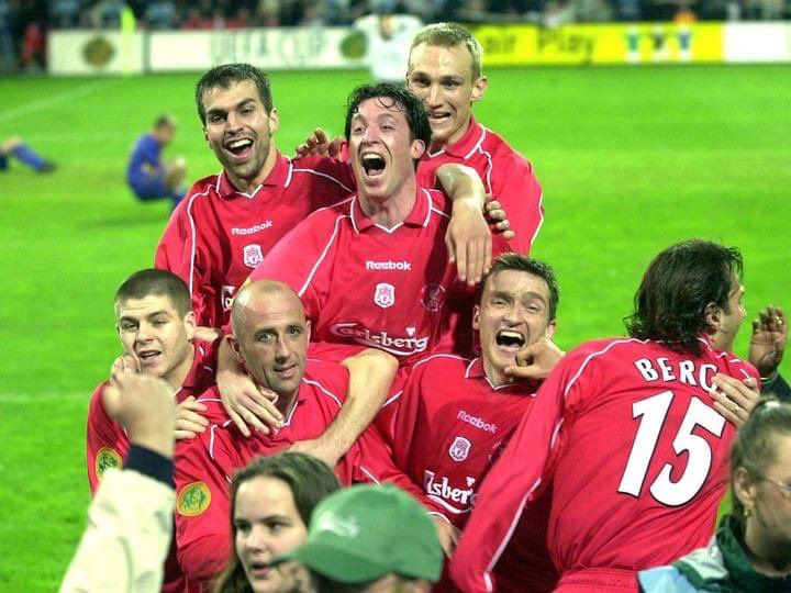 Dortmund 2001. Liverpool Vs Alaves, UEFA Cup final, and the treble of Cups is won. 

What a night that was. Who let the dogs out? Who, Hou-llier!! https://t.co/EG75M5ravq
