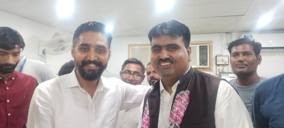 YPASindh's tweet photo. ہم عبدالغفار رند بلوچ کو لمس حیدرآباد کی پیٹھالوجی لیب میں خدمات پیش کرنے کیلے ایک بار پھر آرڈر کرنے پر وائس چانسلر ڈاکٹر اکرام الدین اجن،میڈیکل سپرنٹینڈنٹ ڈاکٹر شاہد اسلام جونیجو اور ADS ڈاکٹر آفتاب فل کے انتہائی مشکور ہیں 
ینگ پیرامیڈیکس ایسوسئیشن سندھ https://t.co/Z7FX8WcVFs