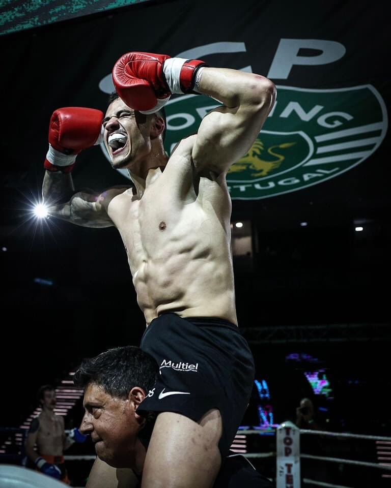 🚨 TIAGO SANTOS é Campeão Mundial de Kickboxing na categoria de -68,5 Kg

Enorme 🥊 🦁