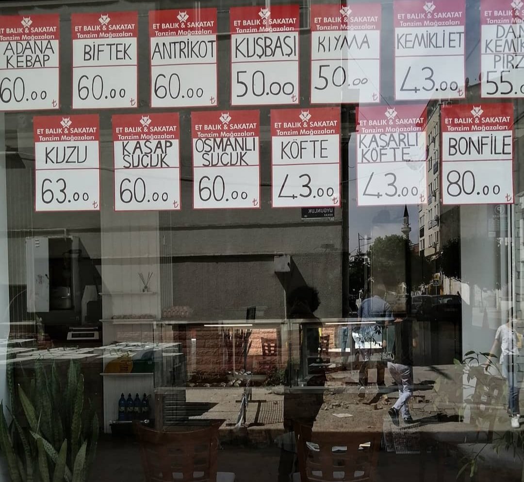 Temmuz 2020 bizim kasap dükkanı fiyatları. 3 yılda verdiniz yetkiyi gördünüz etkiyi. Şimdi kuru ekmek yiyin. #pazar #enflasyon #Emekliler #et #zam #emekli