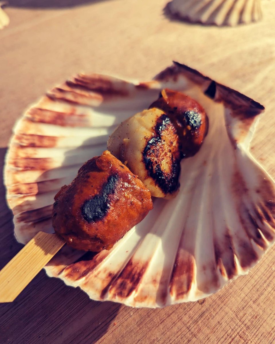 TheShellfishPig's tweet photo. Over 1000 of these two beauties served up for the folks at the HMS Drake Summer Ball last night at Devonport! #shellfishpig #eventcatering https://t.co/pZbSicJnZN