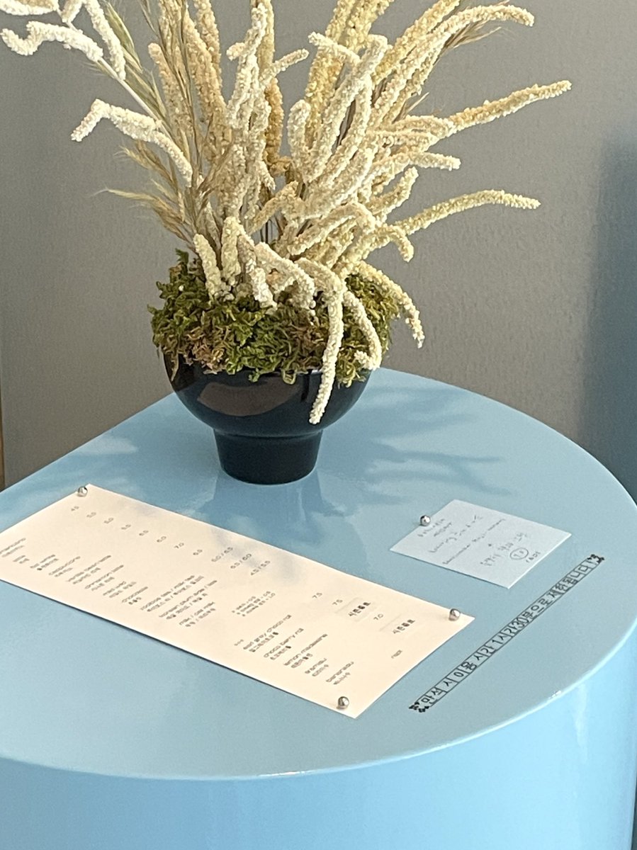 OOurday's tweet photo. ホンデからちょっと歩いたところにある延禧洞（ヨニドン）エリアの本当は教えたくない隠れ家カフェ"rapt"甘いロールケーキとしっかりコーヒーがたまらなく合うの、、朝からやってるところも魅力的✨韓国旅行の朝活に最適❕ https://t.co/GQQ9MvWYcu