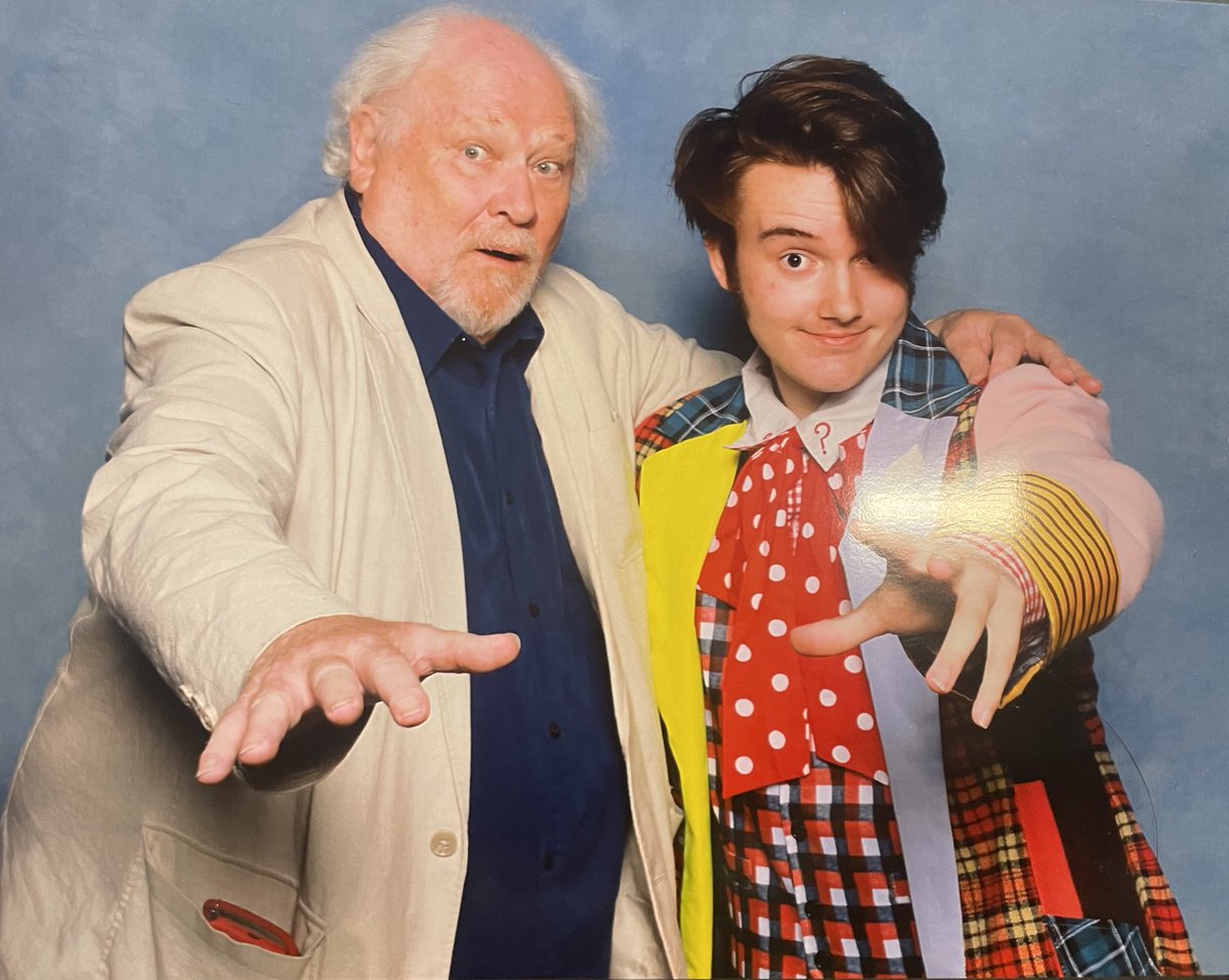 RassilonP's tweet photo. Very happy with this! A lovely photo with @SawbonesHex! https://t.co/SdigWeR0Gp