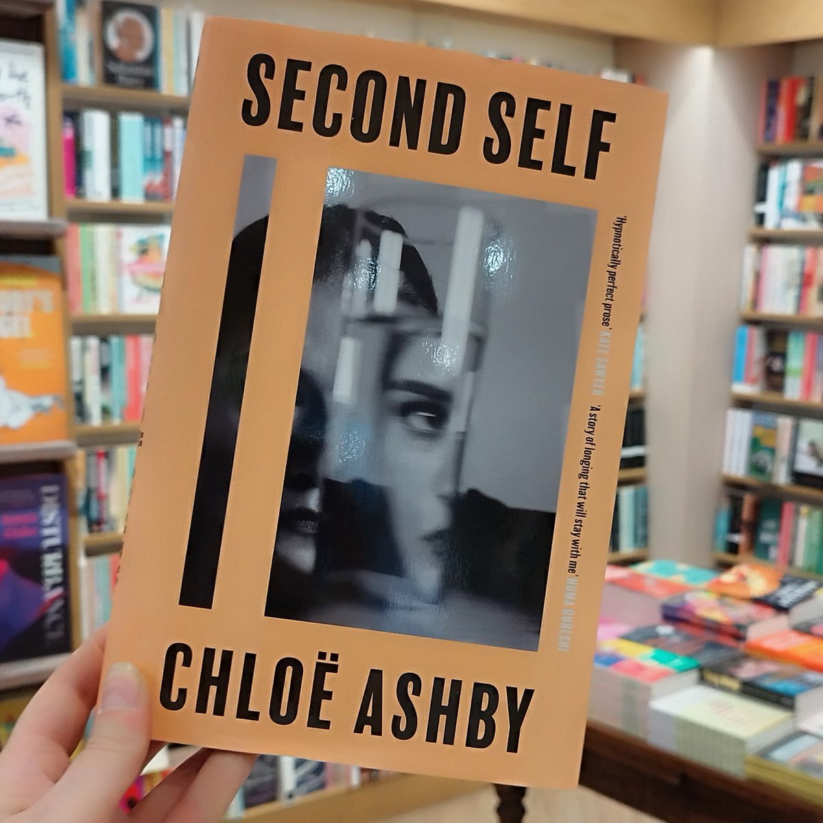 Happy Sunday all🧡

It's only been out three days, but <a href="/chloelashby/">Chloë Ashby</a>'s novel is set to be one for the summer! Cathy finds escapism in the National Gallery, but soon she'll have to face life's questions Join us on Tuesday! 
£6 entry w/ wine
£20 w/ book