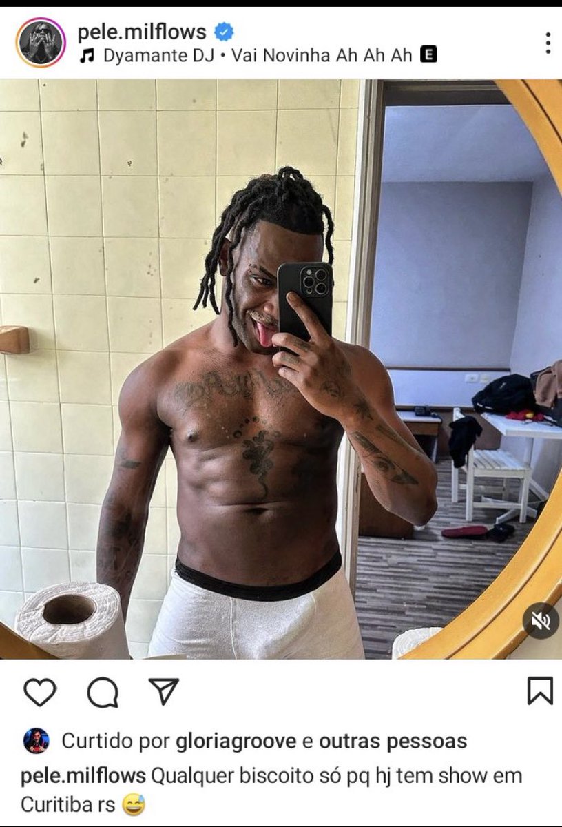 famososnudesof's tweet photo. Pelé Milflows que pau e esse hein ? Fariam ?  Hahahah manda mais @MilFlows https://t.co/CL4lrDFWiu