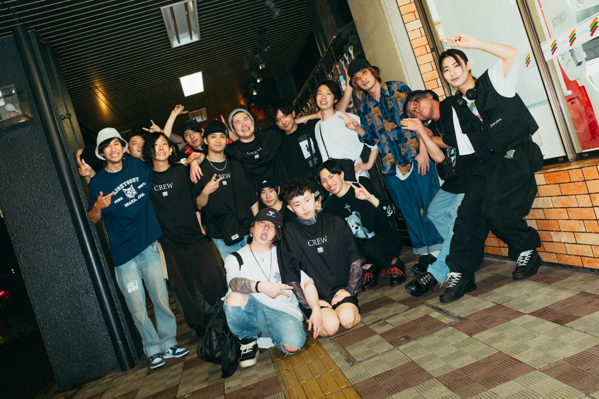 crowsalive_jpn's tweet image. CRAZY NIGHT IN NIIGATA
with @acor_official @kyhomg_jpn @InvertHourglass 

Photo @musicmagic3923 

#CrowsAlive 
#acor 
#ALVAONEMANTOUR2023EXTRASHOW