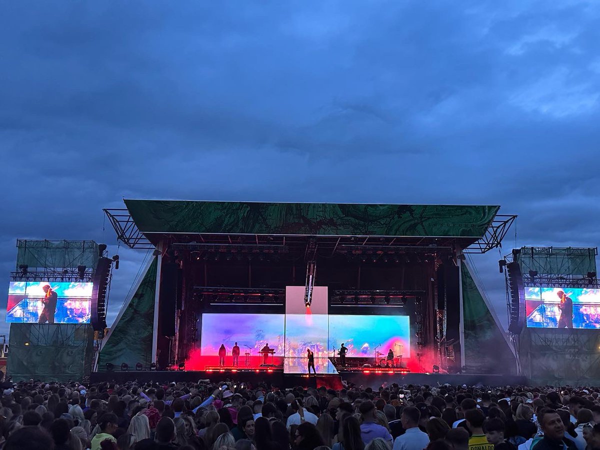Dermot Kennedy 

3 nights Thomond Park 

@dbaudiotechnik KSL