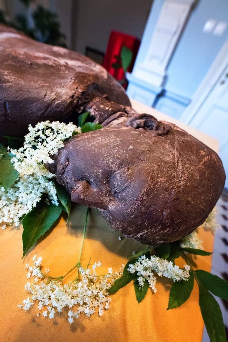 Ogasavvy's tweet photo. Would you eat this human built chocolate 🍫 https://t.co/oJV7BvHocp