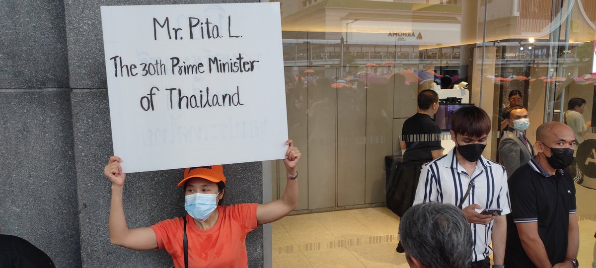 Mathias Peer tweet media