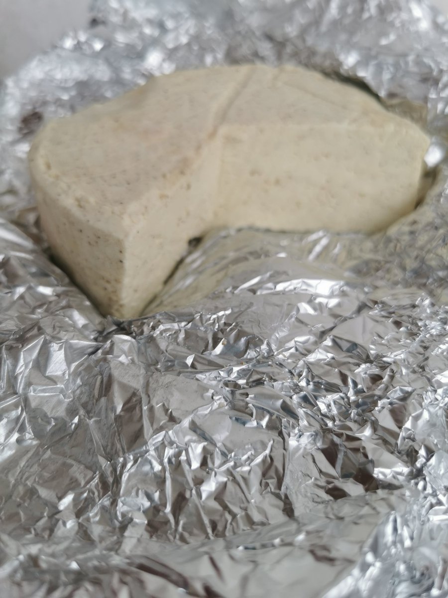 jeanfrancis's tweet photo. Voici des fromages 100% #MadeInCameroun fait par la laiterie du Mont Manengouba https://t.co/6AyZI9QIUI