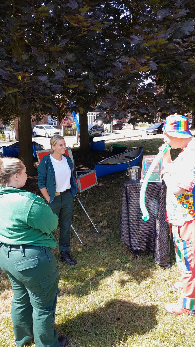 All set up and ready for #tiptonfunday at #furnaceparade #factorylocks #tipton DY4 9BB 

Join us for fun by the canalside.

#magicskills
#balloonmaking
#comedian
#facepainting
#henna
#Canoeing
#bouncycastle
@CanalRiverTrust 
@CRTWestMidlands
#happyplacebywater